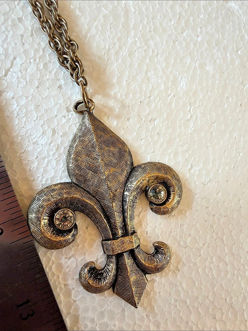 SWANK Fleur-de-Lis Pendant Necklace in Gold vintage